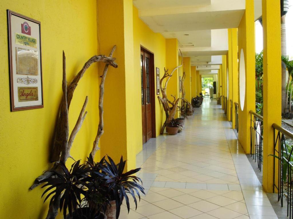 Country Village Hotel Cagayan de Oro Exterior photo